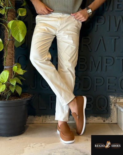 CAMEL SUEDE WHITE SOLE MOCCASION